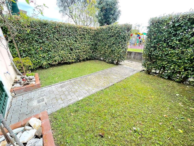 Casa Semi Indipendente in Vendita a Ameglia, zona Cafaggio, 330'000&euro;, 136 m², con Box