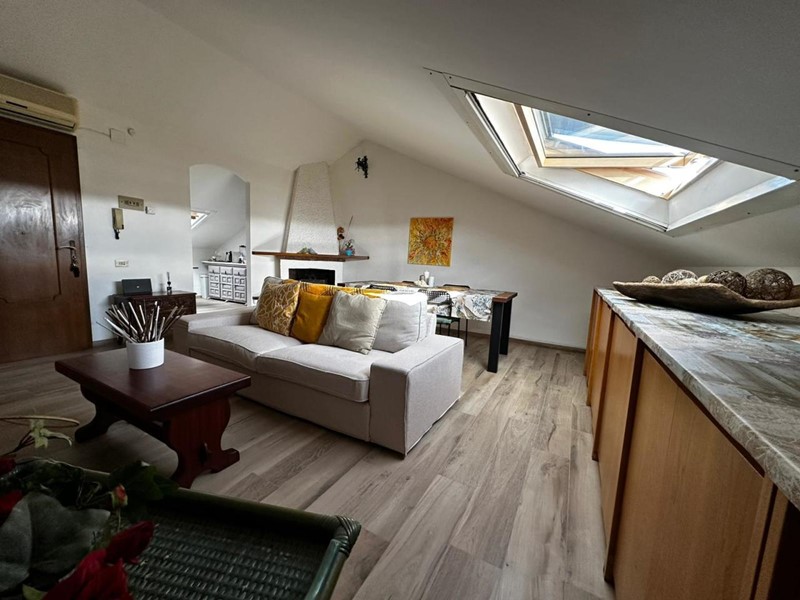 Quadrilocale in Affitto a Montignoso, zona Cinquale, 75 m², arredato