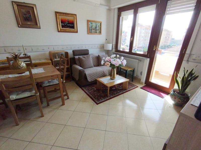 Trilocale in Vendita a Andora, 350'000€, 75 m², arredato, con Box