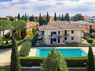 Trilocale in Vendita a Sirmione, 280'000€, 100 m², con Box