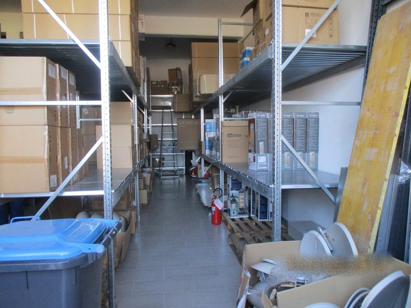 Capannone in Vendita a Vicopisano, 125'000€, 165 m²