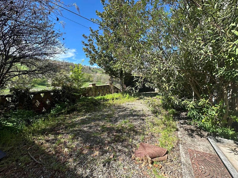 Villa in Vendita a Stradella, 329'000€, 600 m²