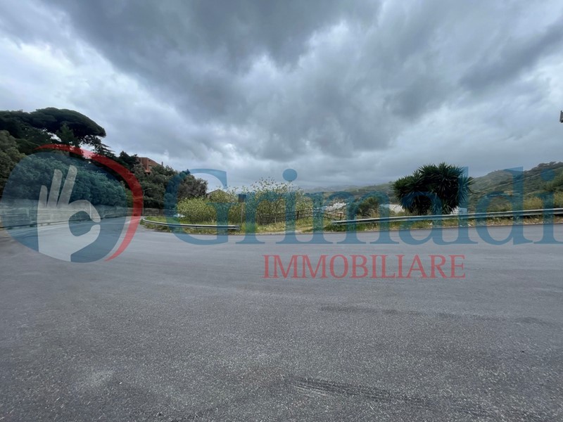 Terreno agricolo in Vendita a Messina, 140'000€, 14306 m²