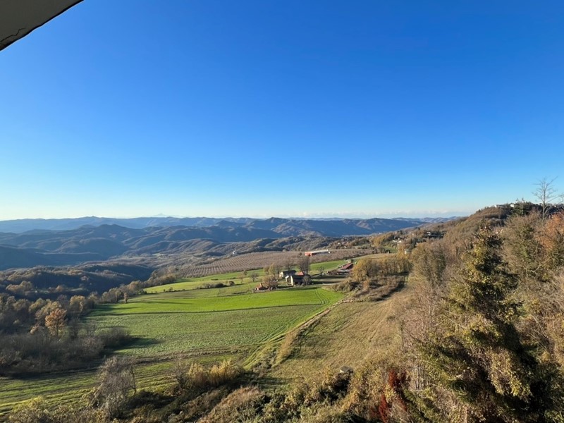 Immobile commerciale in Vendita a Ponzone, zona Cimaferle, 200'000€, 1400 m², con Box