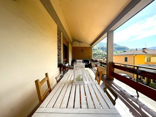 Casa Indipendente in Vendita a Vernio, 305'000€, 450 m², con Box