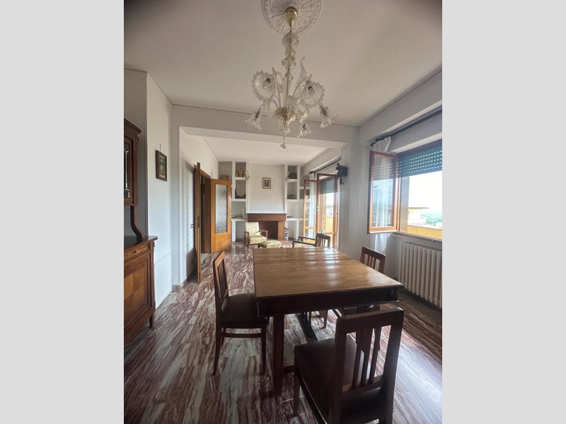 Appartamento in Vendita a Offida, 150'000€, 179 m², con Box