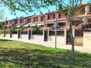 Villetta a schiera in Vendita a Foggia, zona Comparto Biccari, 269'000&euro;, 160 m², con Box