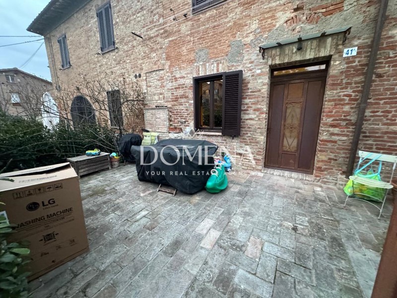 Villetta a schiera in Vendita a Siena, 360'000€, 95 m², arredato