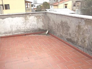Appartamento in Vendita a Cascina, zona Latignano, 139'000€, 115 m²