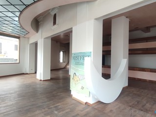 Negozio in Vendita a Cattolica, 292 m²