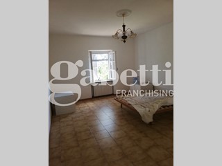 Villa in Vendita a Gallese, 340'000€, 300 m²