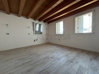 Appartamento in Vendita a Sandrigo, 170'000€, 77 m²