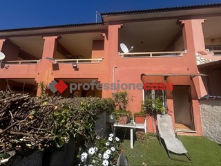 Villetta a schiera in Vendita a Pomezia, zona Campo Ascolano, 169'000€, 133 m²