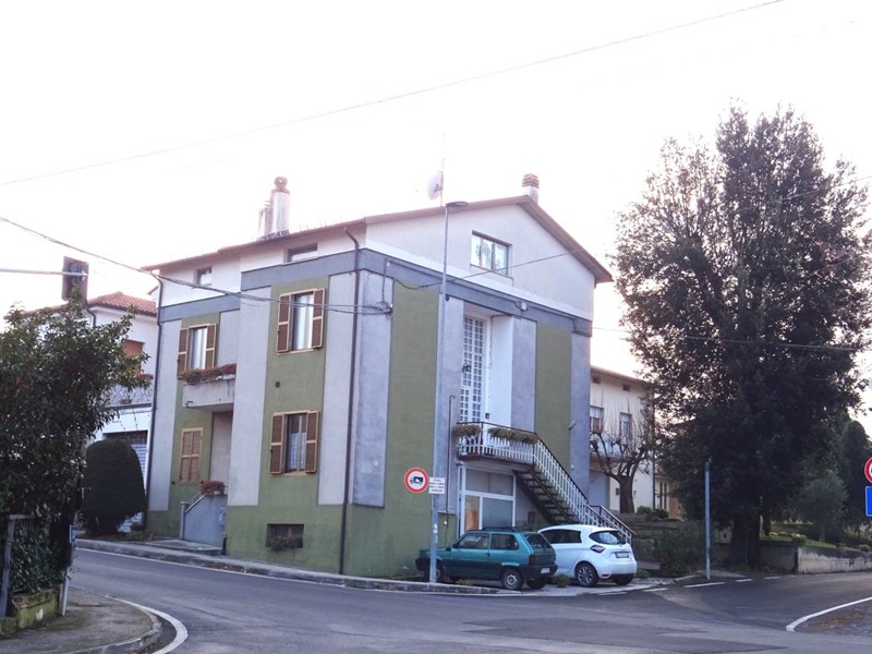 Casa Indipendente in Vendita a Serra de' Conti, zona Osteria, 170'000€, 240 m², arredato