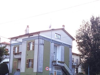 Casa Indipendente in Vendita a Serra de' Conti, zona Osteria, 170'000€, 240 m², arredato