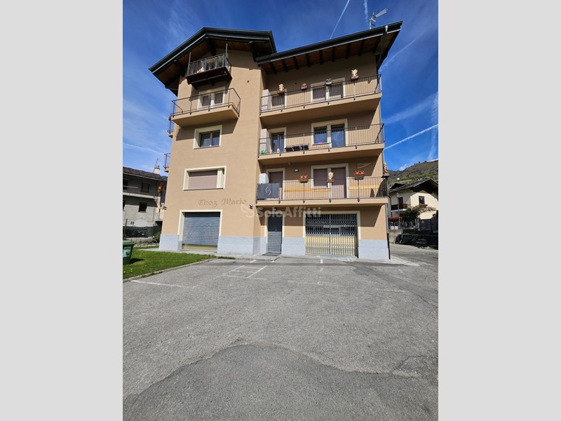 Capannone in Affitto a Saint Pierre, zona Preille, 1'100&euro;, 172 m²
