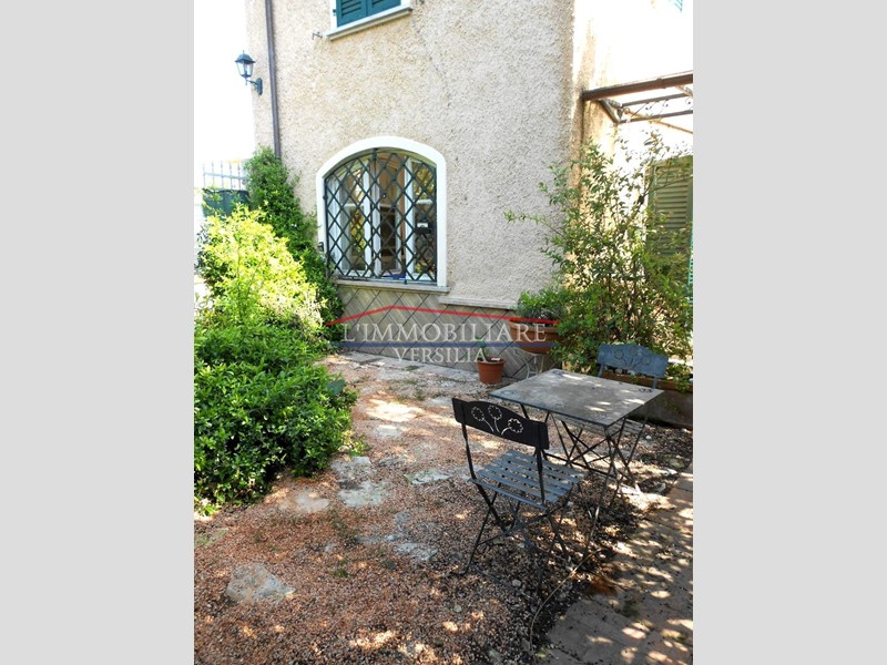 Casa Semi Indipendente in Vendita a Massa, zona Quercioli, 560'000€, 180 m², arredato