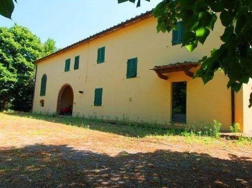 Casale in Vendita a Vinci, 680'000€, 400 m²