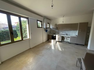 Appartamento in Vendita a Massa, zona Ronchi, 335'000€, 95 m², arredato, con Box