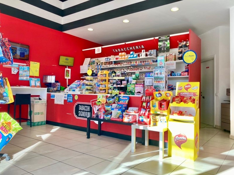 Attività commerciale in Vendita a Calcinaia, 200'000€, 140 m²