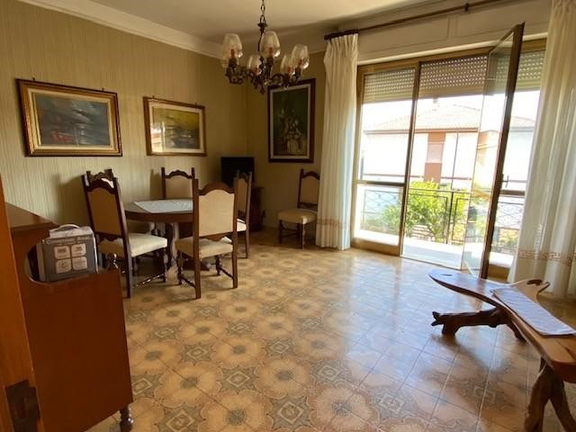 Villa bifamiliare in Vendita a Carrara, zona Marina di Carrara, 445'000€, 160 m², arredato