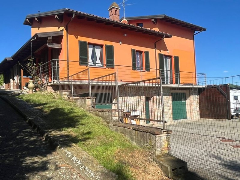 Villa in Vendita a Colli Verdi, 260'000€, 250 m²