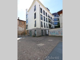 Negozio in Vendita a Gallarate, 82'500€, 78 m²