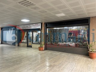 Negozio in Vendita a Messina, 90'000€, 105 m²