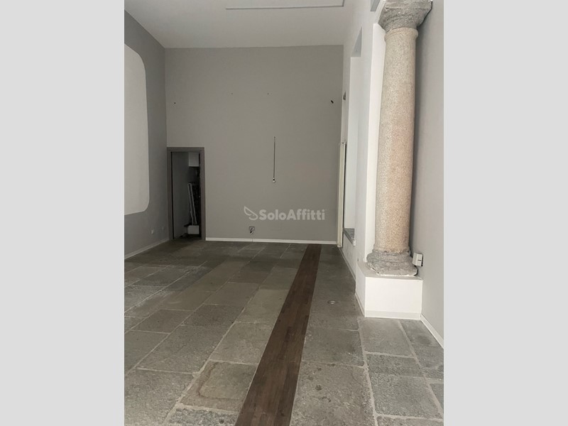 Capannone in Affitto a Novara, zona Centro storico, 700€, 37 m²