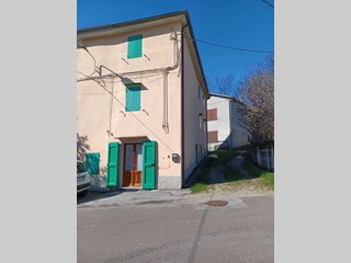 Casa Indipendente in Affitto a Alto Reno Terme, zona Capugnano, 800€, 130 m², arredato