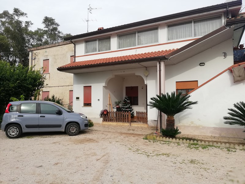 Casa Semi Indipendente in Vendita a San Felice Circeo, zona BORGO MONTENERO, 153'000€, 115 m², arredato