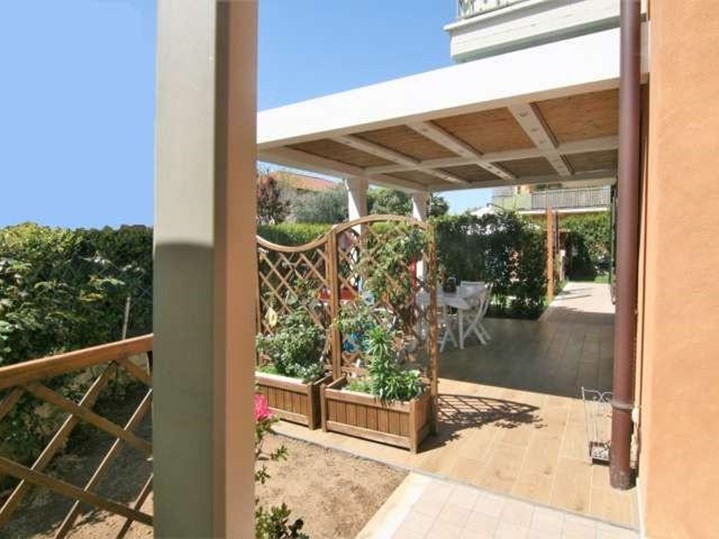 Appartamento in Vendita a Carrara, zona Marina di Carrara, 450'000€, 120 m², arredato