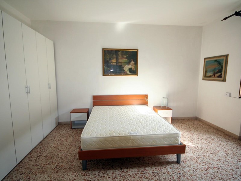 Quadrilocale in Vendita a Barga, zona Ponte All'ania, 85'000&euro;, 90 m², con Box