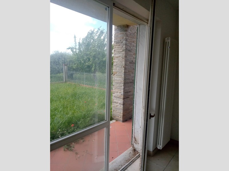 Villetta a schiera in Vendita a Carrara, zona Avenza, 340'000€, 150 m²