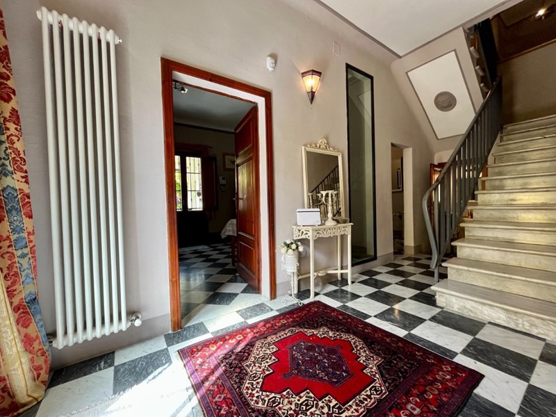 Villa bifamiliare in Vendita a Pisa, 449'000€, 175 m², con Box