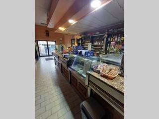 Attività commerciale in Affitto a Ceprano, 900€, 60 m²