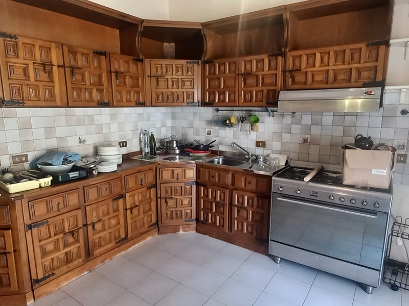 Appartamento in Vendita a Monte San Giusto, zona semicentro, 100'000&euro;, 130 m²