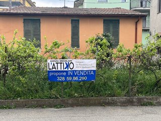 Casa Indipendente in Vendita a Medesano, zona Felegara, 95'000&euro;, 