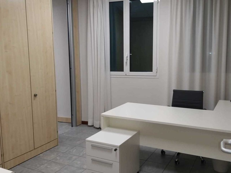 Ufficio in Affitto a Bellaria Igea Marina, 800€, 90 m²
