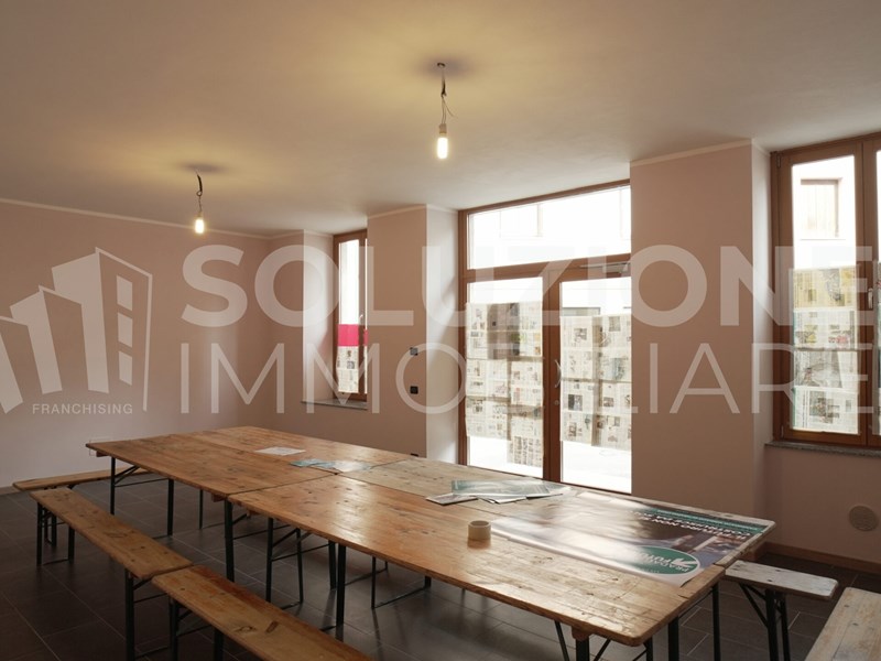 Negozio in Vendita a Pradalunga, 110'000€, 60 m²