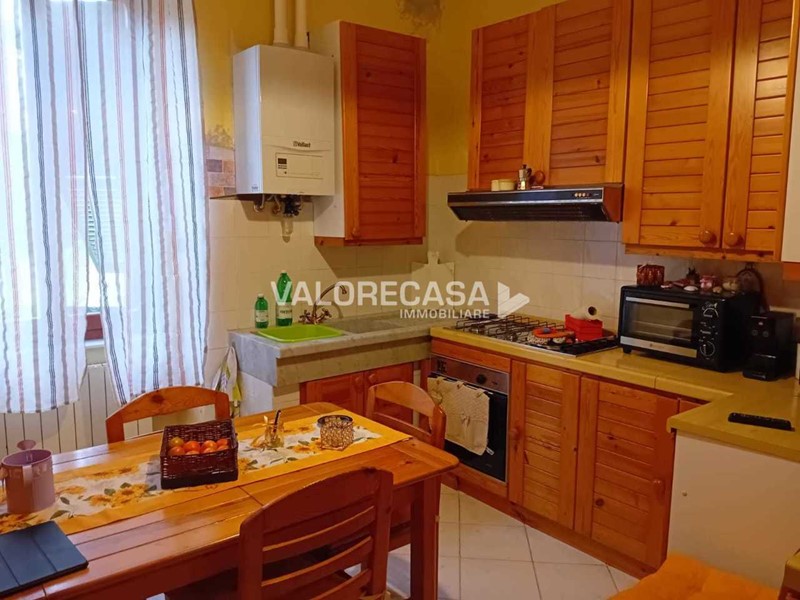 Appartamento in Vendita a Carrara, zona Torano, 105'000€, 90 m²