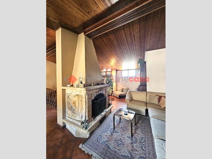 Casa Indipendente in Vendita a Montalcino, 149'000€, 215 m²