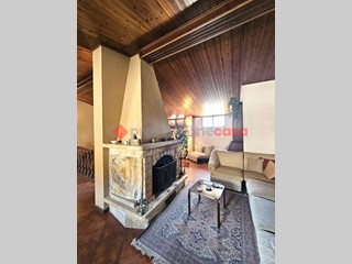 Casa Indipendente in Vendita a Montalcino, 149'000€, 215 m²