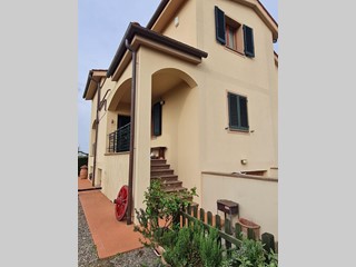 Casa Indipendente in Vendita a Colle di Val D'Elsa, 430'000&euro;, 170 m²