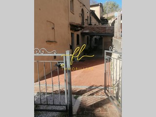 Trilocale in Vendita a Volterra, 48'000€, 64 m²