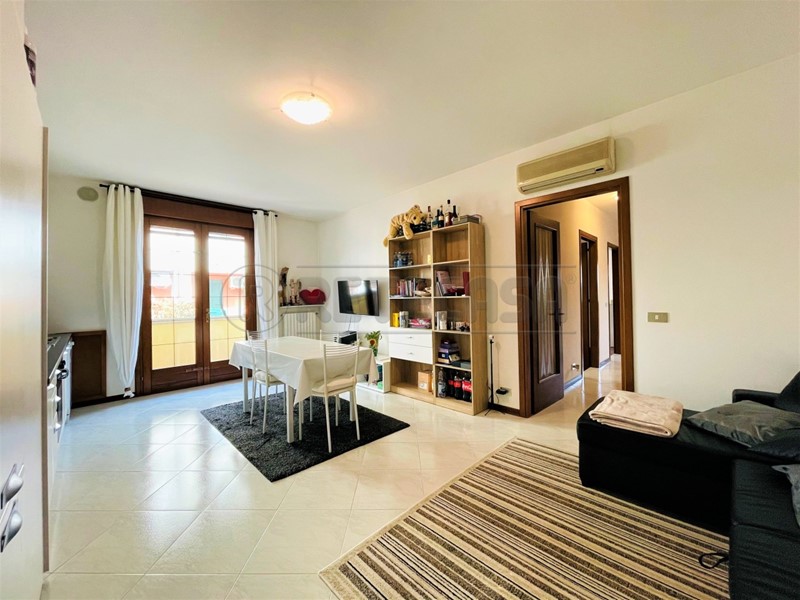 Appartamento in Vendita a Vigonza, 129'000€, 100 m², con Box