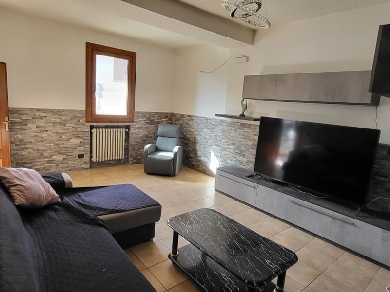 Casa Indipendente in Vendita a Borgo Vercelli, 98'000€, 140 m², con Box