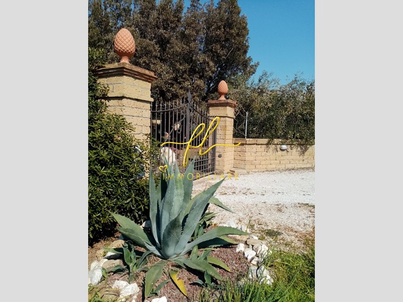 Villa in Vendita a Piombino, 560'000&euro;, 200 m²