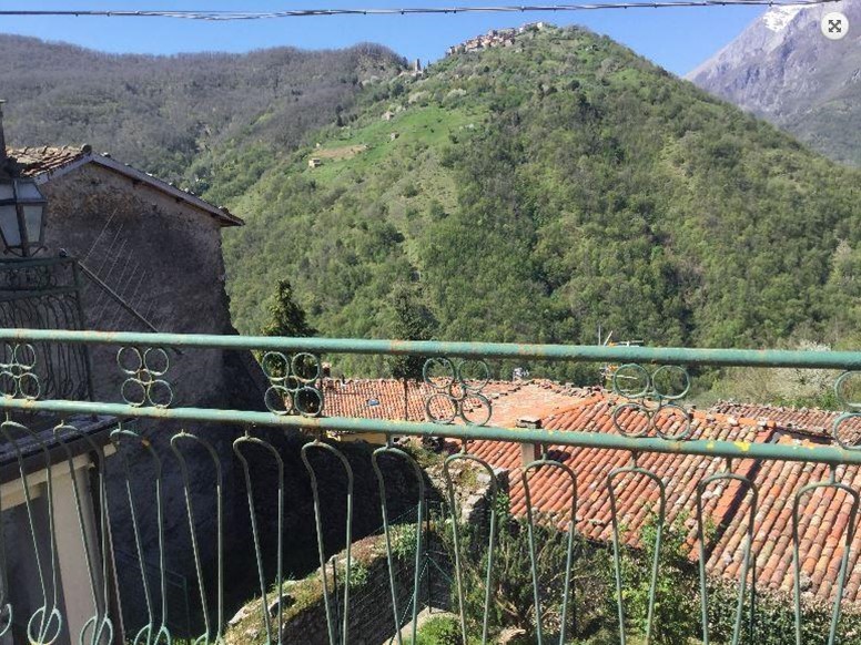 Casa Indipendente in Vendita a Gallicano, zona Verni, 50'000€, 100 m²