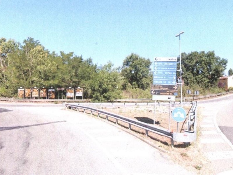 Capannone in Affitto a Barberino Tavarnelle, 3'000€, 1000 m²